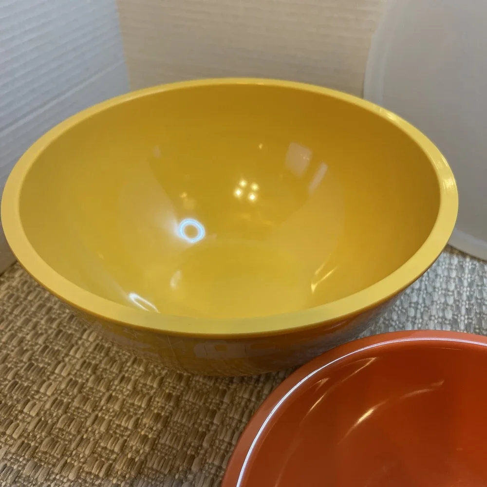 CAMP CASUAL SET OF‎ 3 NESTING BOWLS With One Lid
